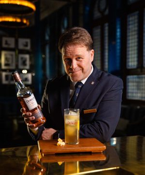 bartender-alfonso-xiii